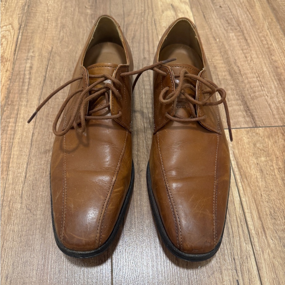 Clarks Brown Leather Oxfords with Polished Finish